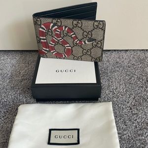 Gucci wallet